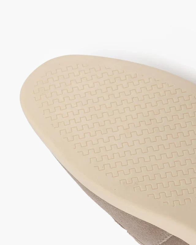 Chaussures Lacées en Daim Premium – Élégance Raffinée